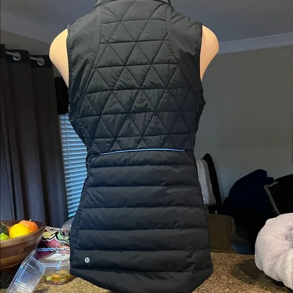 Lululemon vest size 8 - Picture 1 of 4